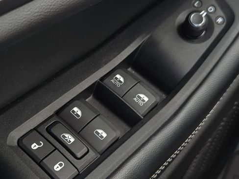 Used 2023 Jeep Grand Cherokee Altitude AWD/4WD image 28