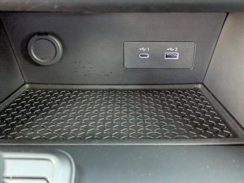 Used 2024 Nissan Pathfinder S image 23