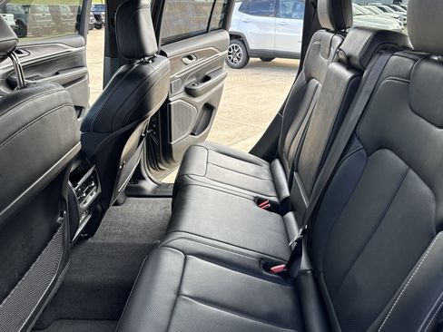 Used 2022 Jeep Grand Cherokee Overland image 32