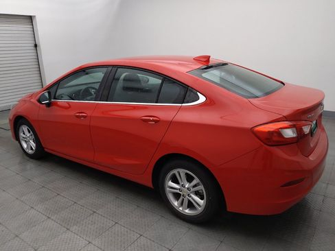Used 2017 Chevrolet Cruze LT w/ Convenience Package FWD image 3