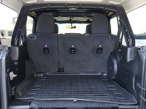 Used 2020 Jeep Wrangler Unlimited Sport image 9