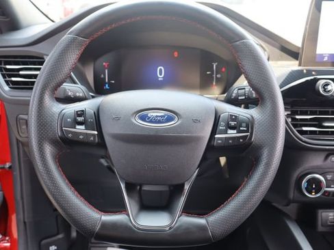 Certified 2025 Ford Escape ST-Line Select AWD/4WD image 19