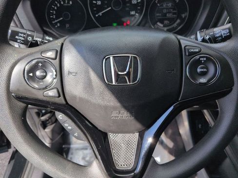 Used 2017 Honda HR-V EX image 11