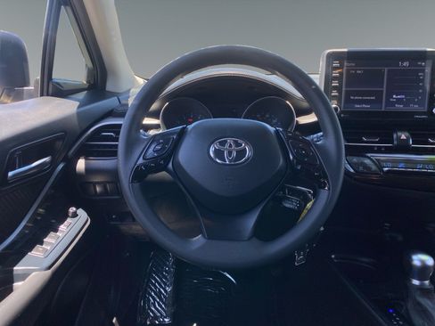 Used 2021 Toyota C-HR LE FWD image 12
