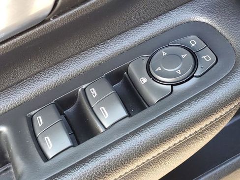 Used 2023 GMC Terrain SLT image 26