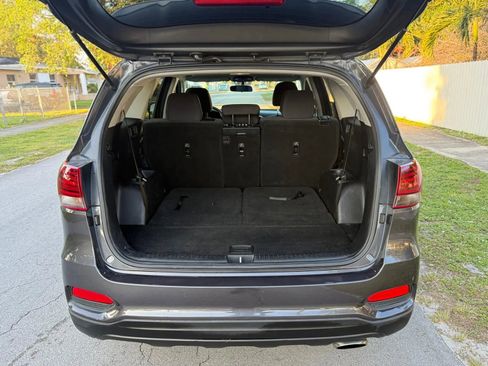 Used 2019 Kia Sorento LX image 8