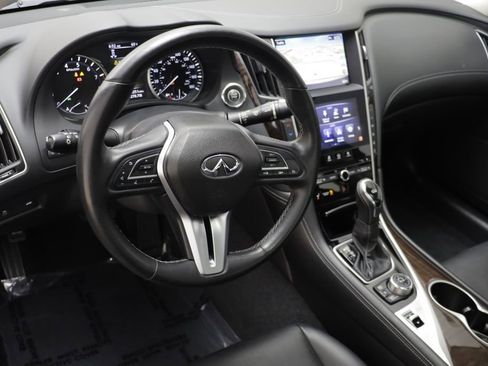 Used 2019 INFINITI Q50 Luxe w/ Essential Package (3.0T Luxe) AWD/4WD image 6
