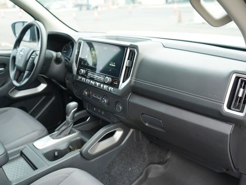 Used 2025 Nissan Frontier SV RWD image 20