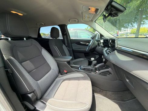 Used 2025 Chevrolet TrailBlazer LT FWD image 27