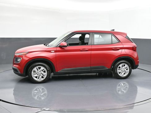 Used 2021 Hyundai Venue SE image 5