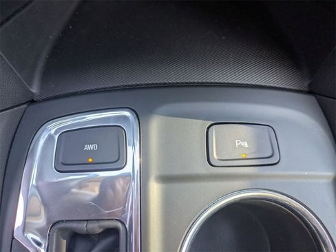 Used 2022 Chevrolet Equinox LT image 28