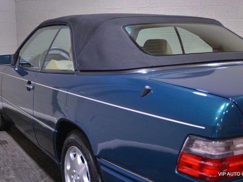 Used 1995 Mercedes-Benz E 320 Convertible image 13