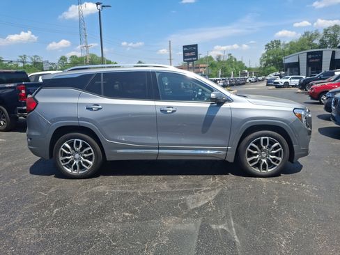 Used 2023 GMC Terrain Denali w/ Denali Premium Package AWD/4WD image 7