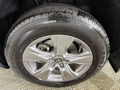 Used 2024 Toyota RAV4 XLE image 12