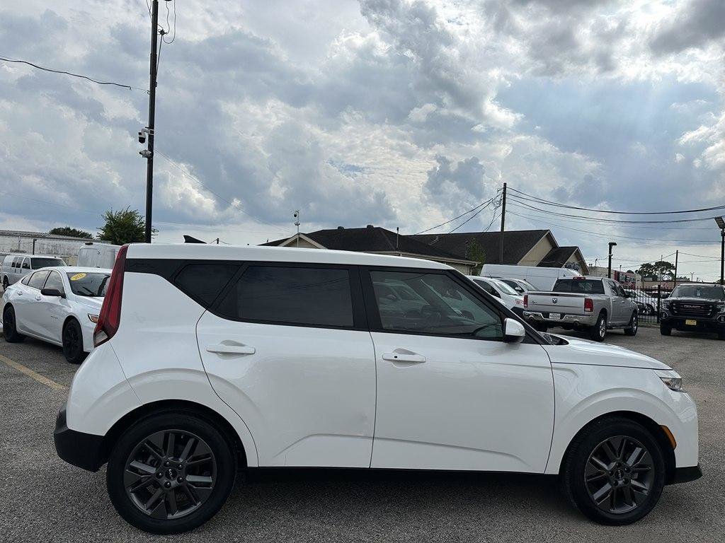 Used 2022 Kia Soul EX FWD image 6