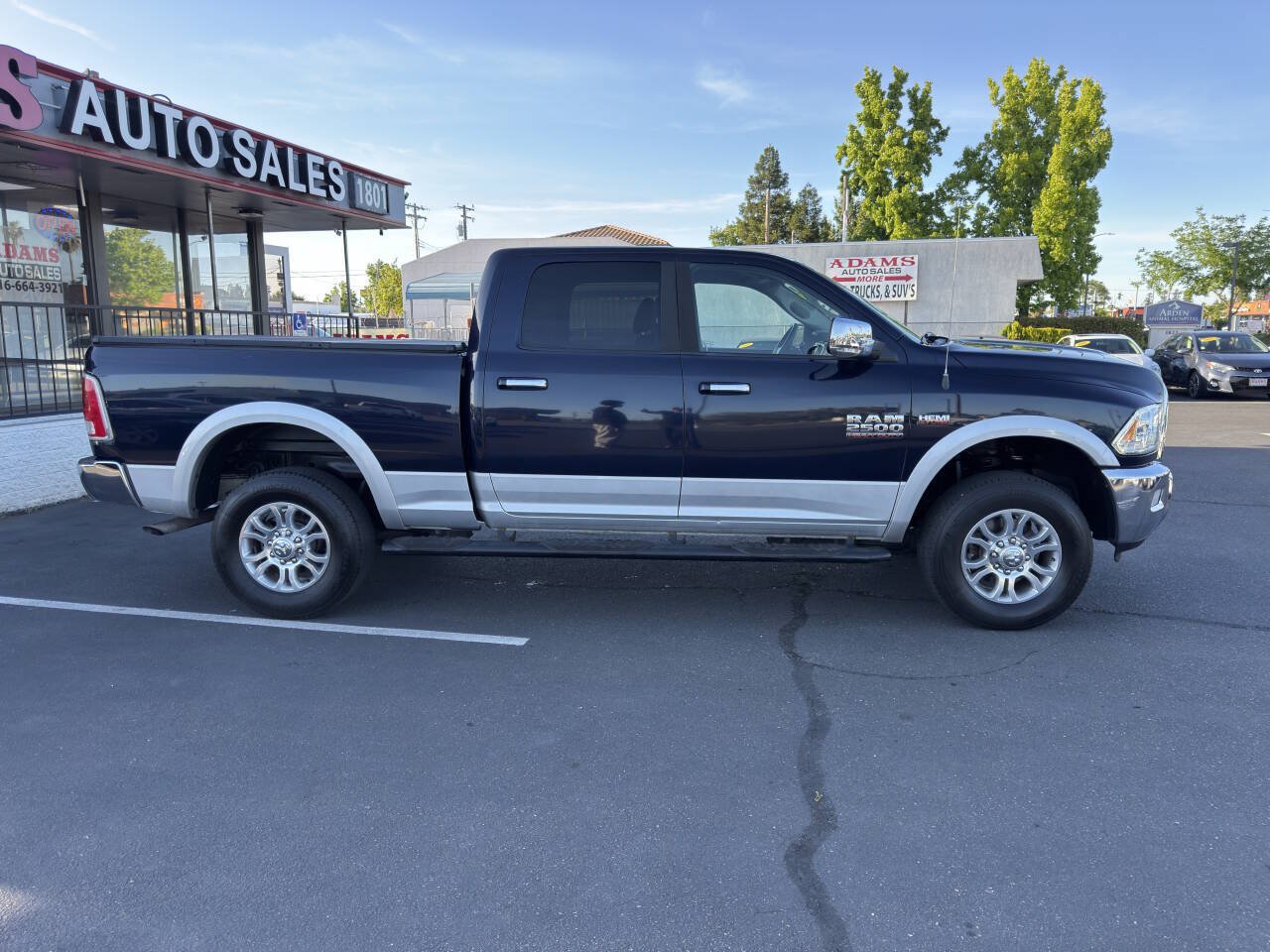 Used 2015 RAM 2500 Laramie AWD/4WD image 2