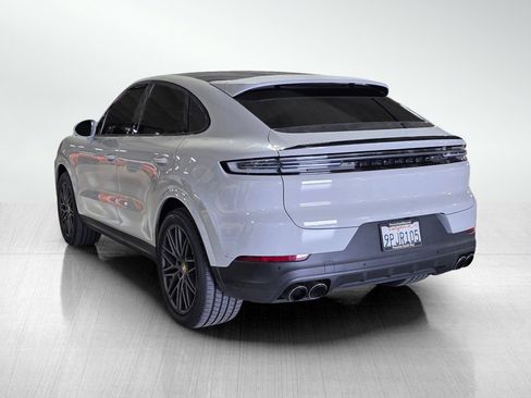 Used 2024 Porsche Cayenne Coupe AWD/4WD image 5