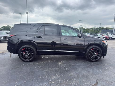 Certified 2018 Chevrolet Traverse Premier w/ Redline Edition AWD/4WD image 4