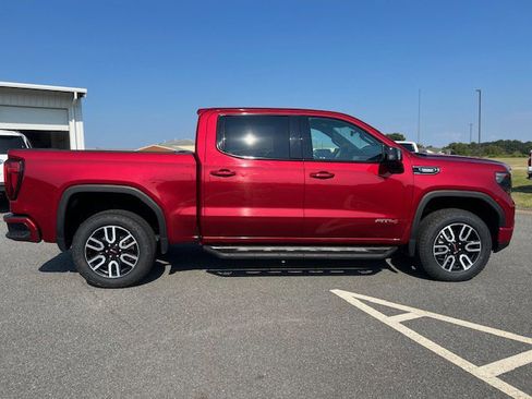 Used 2024 GMC Sierra 1500 AT4 w/ Technology Package image 6