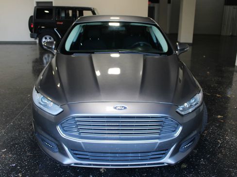 Used 2014 Ford Fusion SE FWD image 5