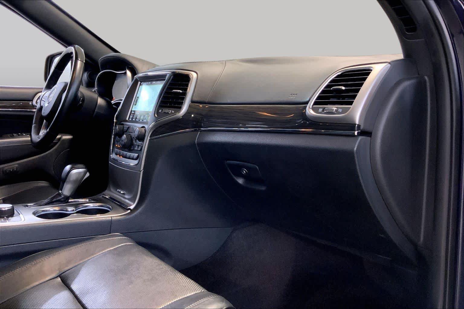 Used 2018 Jeep Grand Cherokee Overland AWD/4WD image 18