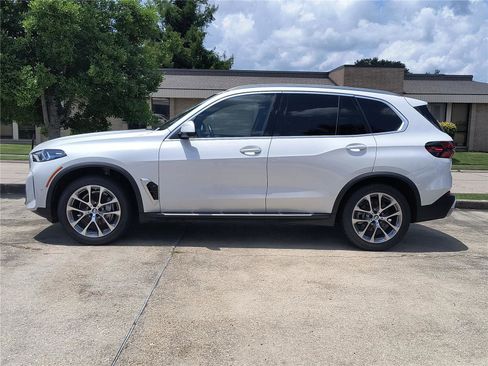 Used 2024 BMW X5 sDrive40i image 3