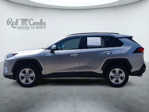 Used 2020 Toyota RAV4 XLE w/ Convenience Package FWD image 2