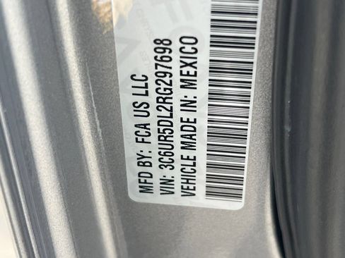Used 2024 RAM 2500 Big Horn AWD/4WD image 27
