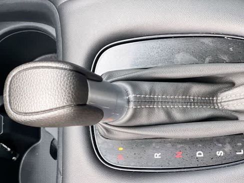 Certified 2025 Honda HR-V LX image 16