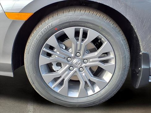 New 2026 Honda Odyssey Touring image 13