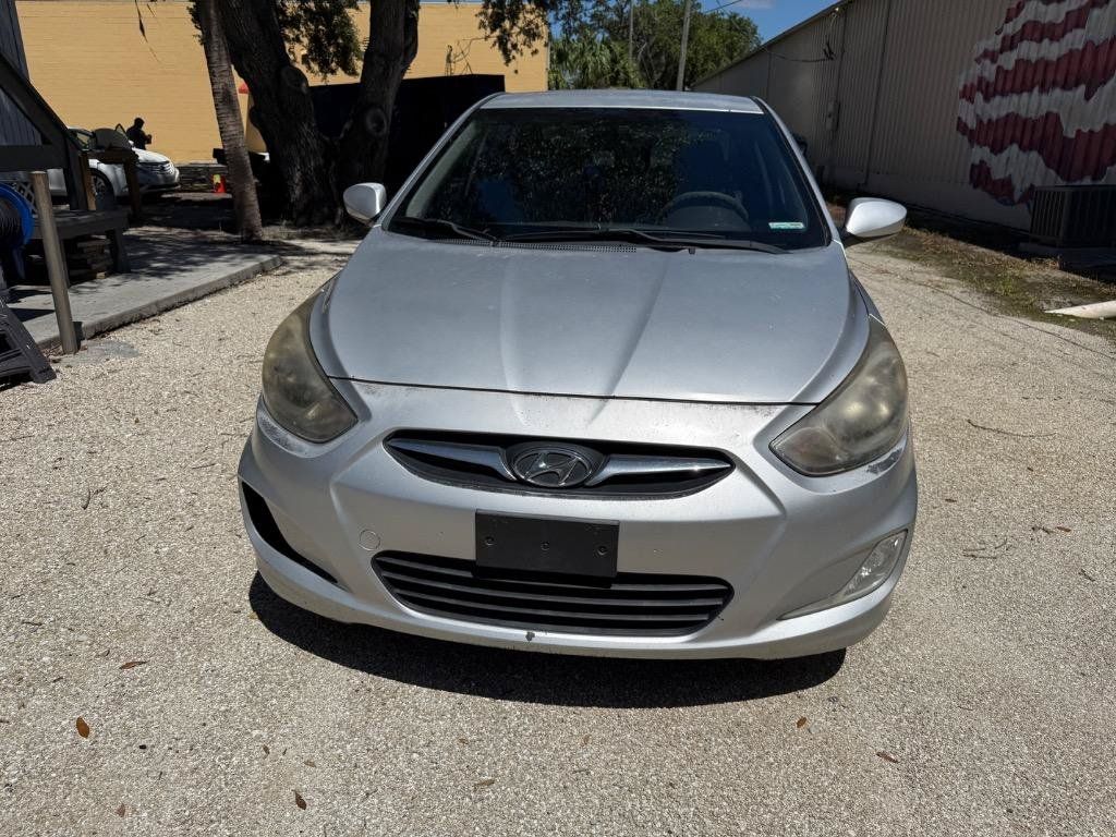 Used 2012 Hyundai Accent GLS w/ Premium Pkg 3 FWD image 3