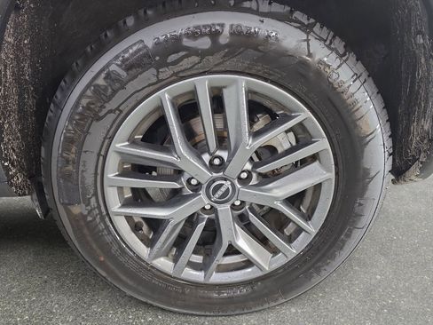 Used 2024 Nissan Rogue S FWD image 30