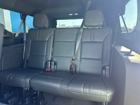 Used 2023 Chevrolet Suburban RST AWD/4WD image 17