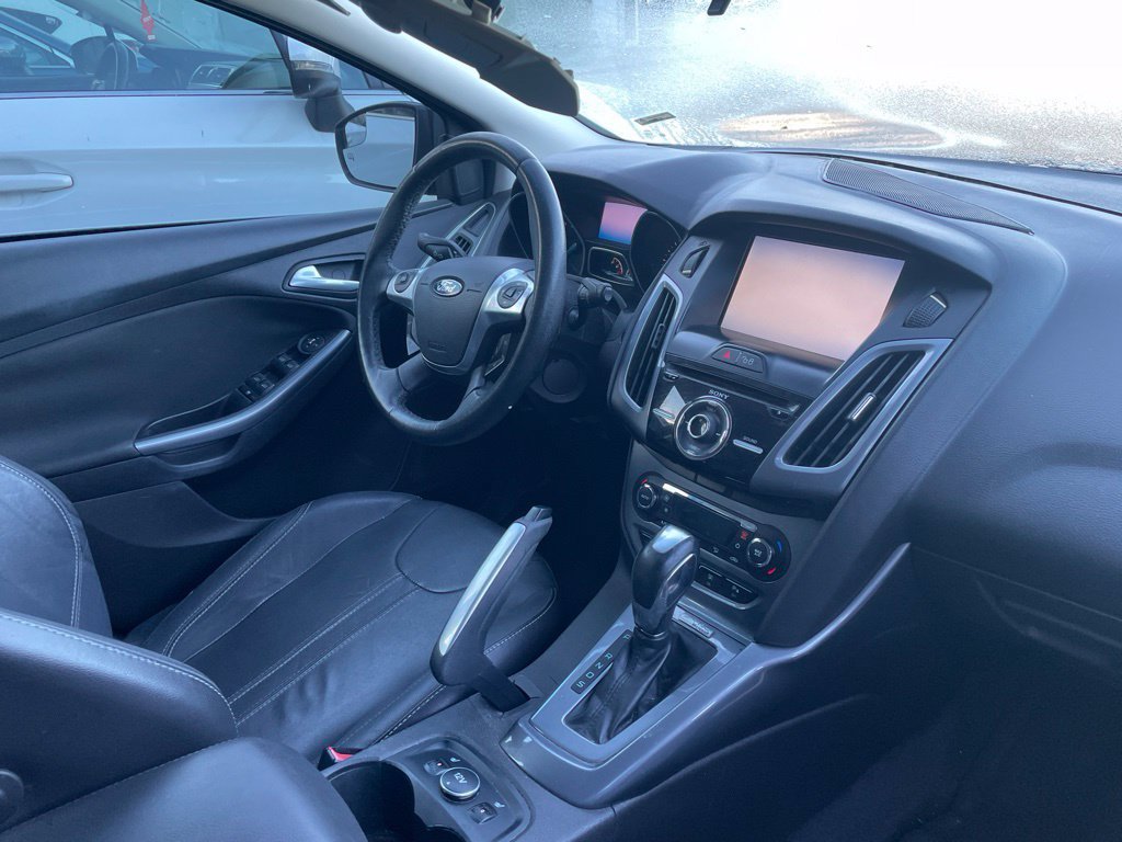 Used 2013 Ford Focus Titanium w/ Cargo Management Pkg FWD image 11