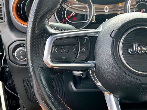Used 2021 Jeep Gladiator Mojave AWD/4WD image 11