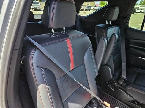 Used 2024 Chevrolet Traverse RS w/ LPO, Floor Liner Package AWD/4WD image 20