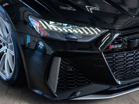 Used 2024 Audi RS 6 performance image 19