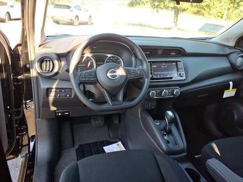 New 2025 Nissan Kicks Play S FWD image 9