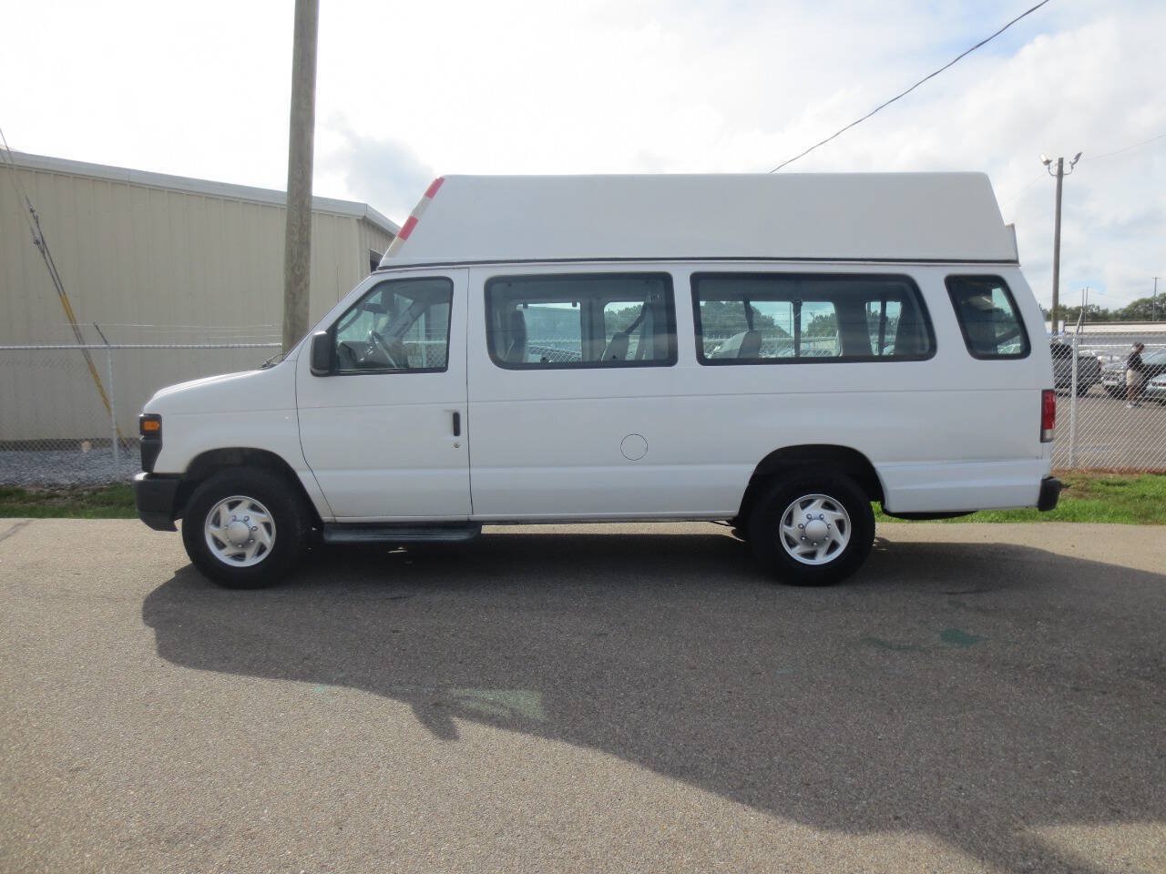 Used 2010 Ford E-350 and Econoline 350 XL RWD image 1