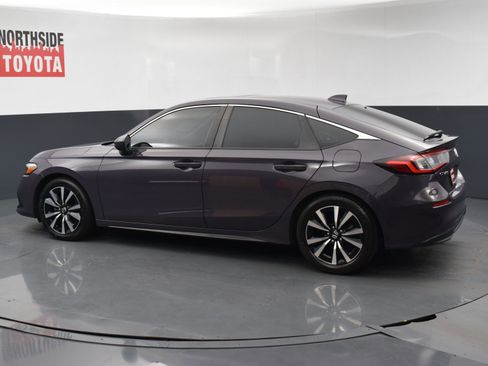 Used 2022 Honda Civic EX-L image 2