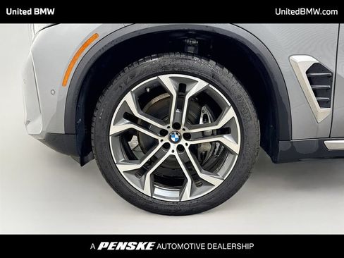 Used 2026 BMW X5 sDrive40i w/ Premium Package RWD image 2