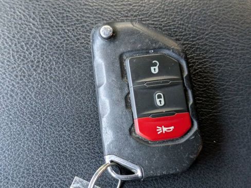 Used 2022 Jeep Wrangler Unlimited Sport image 35