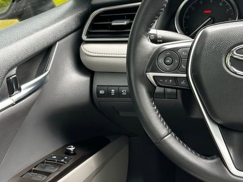 Used 2022 Toyota Camry XLE w/ Navigation Package FWD image 26