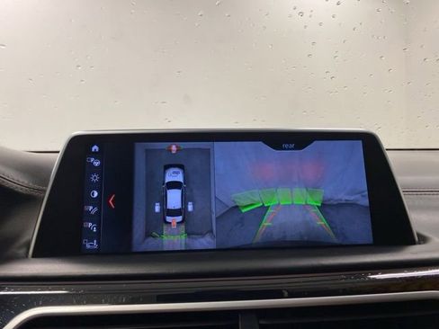 Used 2018 BMW 750i xDrive image 13