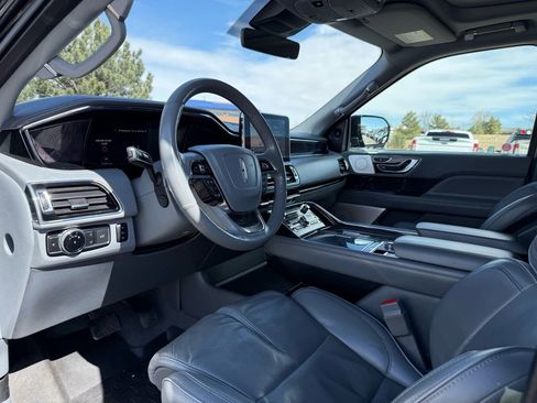 Used 2019 Lincoln Navigator Reserve AWD/4WD image 12