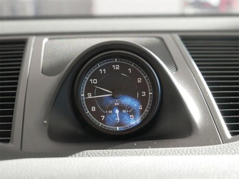 Used 2022 Porsche Macan image 24