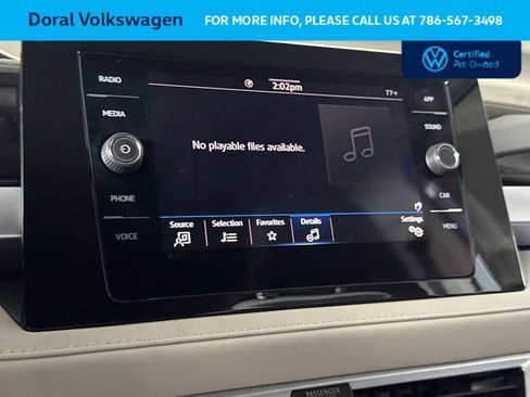 Used 2025 Volkswagen Taos SE FWD image 18