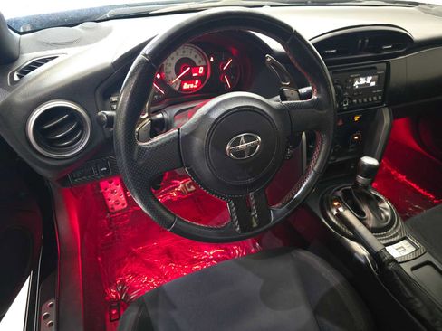 Used 2013 Scion FR-S RWD image 2