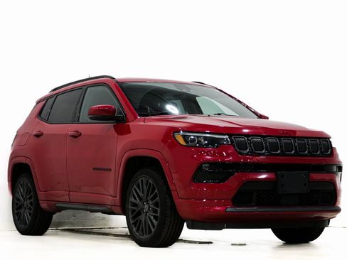 Used 2022 Jeep Compass Limited w/ (RED) Package image 1