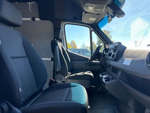 Used 2026 Mercedes-Benz Sprinter 2500 image 20